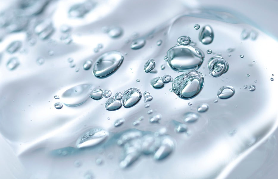 Hyaluronic acid gel beaded with water droplets